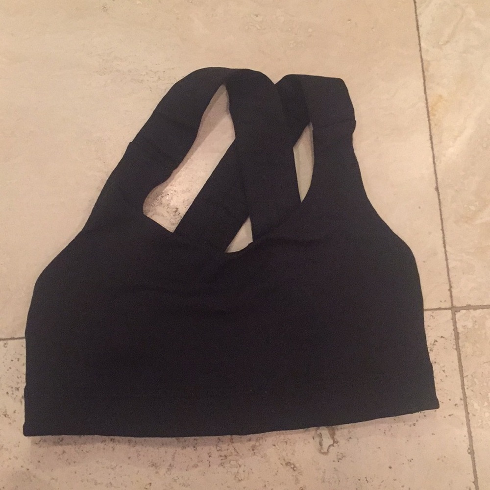 SIZE 2 Black lulu lemon sports bra great condition
